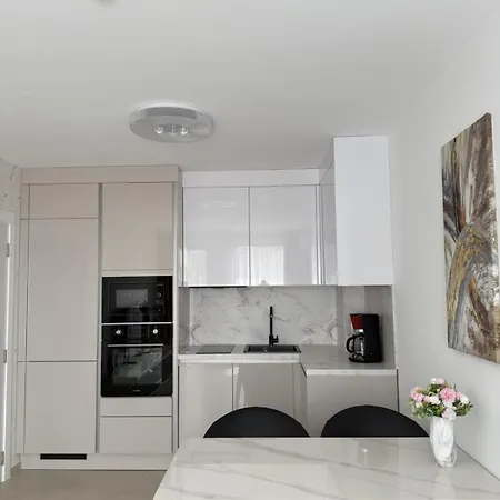 Premium Polarstar Luxury 150 M Zum Pool 1 Balkon Meeresblick Google Tv Bis Zu 4 Personen Sveti Vlas